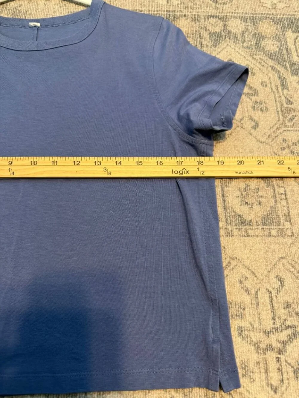 Lululemon Women's Blue Crop Boxy Short Sleeve Crew Neck Shirt Small Casual